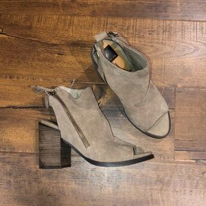 Dolce Vita peep toe, open back booties